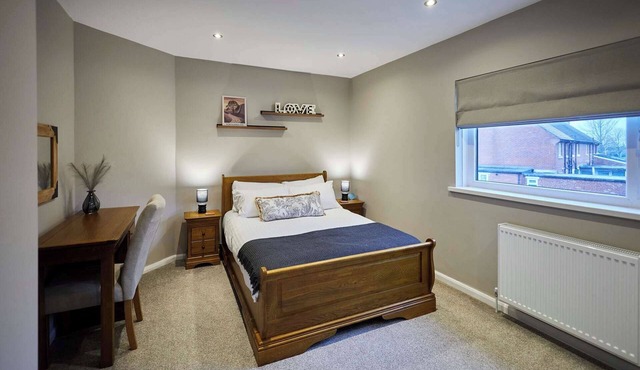 Host & Stay | Crescent House