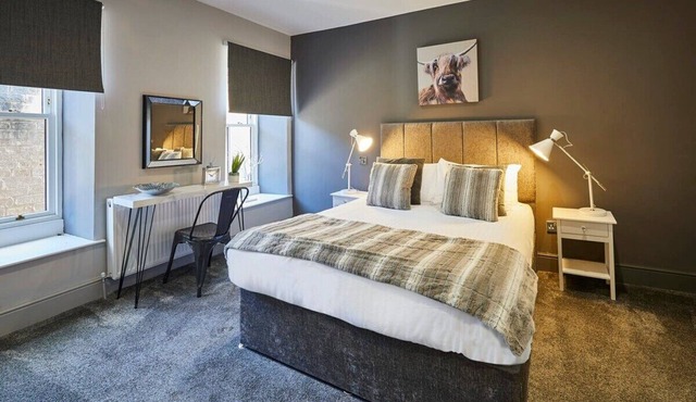Host & Stay | Rooftops Grey