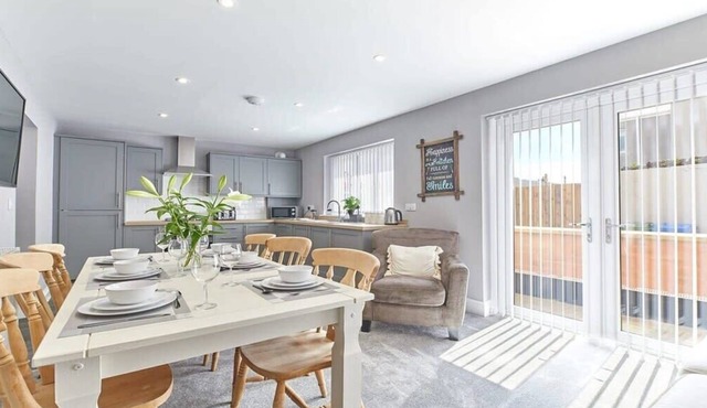 Host & Stay | Sea Breeze