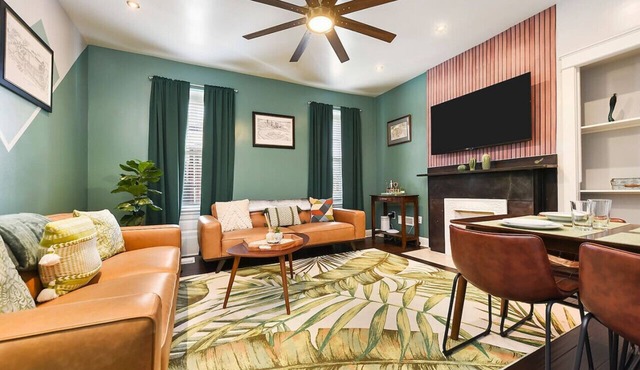 ★HostWise Stays★ Off Street Parking, Walk to Hospitals + Great Food