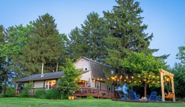 Hot Tub/Fire Pit/Play set/Arcade/Easy access to everything 4 mins to US 33