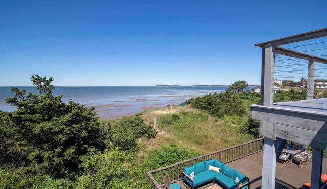 Hot Tub, Waterfront Home with Stunning Views!