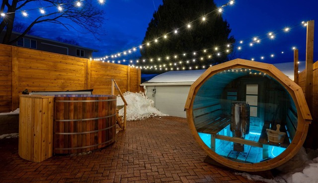 House By The Bay| Cedar Hot Tub & Sauna