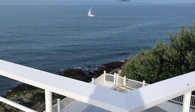 House by the Sea - Glocca Morra