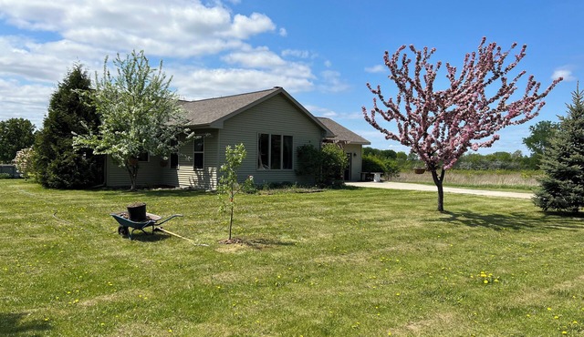 House for EAA, 6 miles from grounds