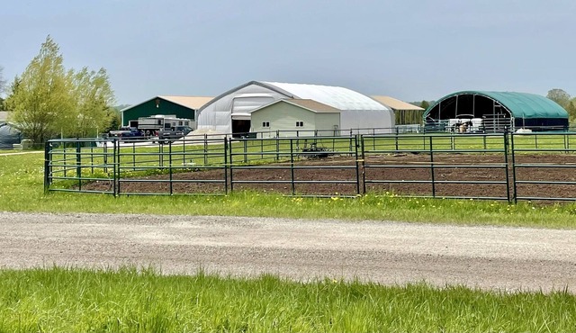 House on a Horse Farm! Pet-friendly! Short drive to beaches, parks, attractions!