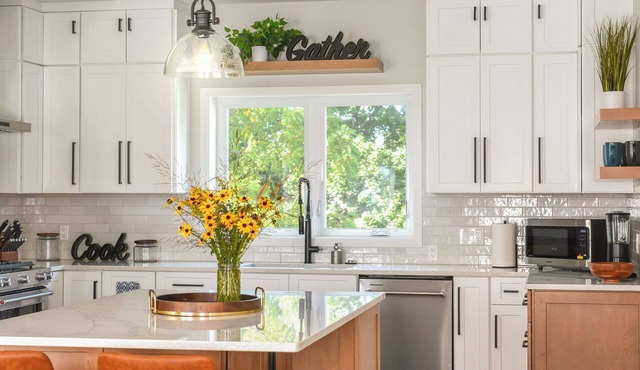 House on Church - Newly renovated, bright apartment with huge yard