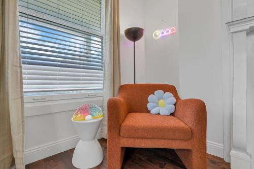 Housepitality - The Columbus Game House - 2 BR