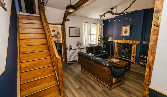 Huge 3-Bedroom Townhouse Free Parking Secret Garden Next to Heaton Park