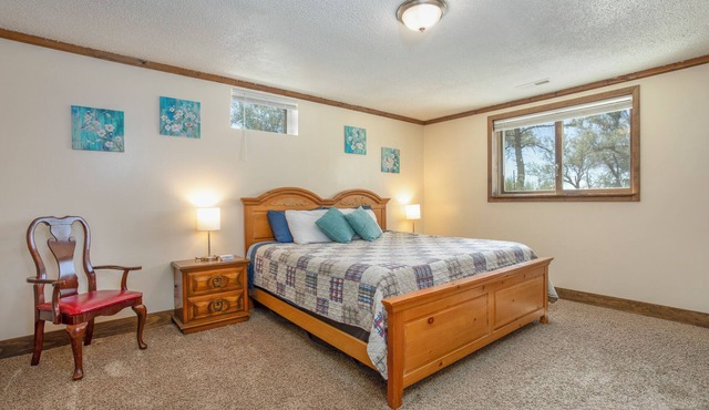 Huge Country Walk Out Basement Apartment
