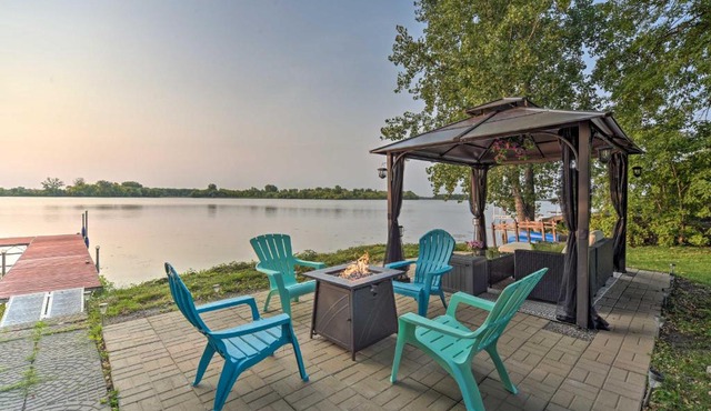 Hugo Home, Direct Lake Access & Private Dock!