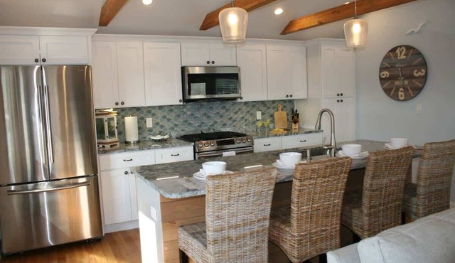 Humarock Hideaway, Tranquil Cottage with River Views