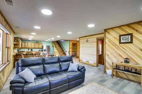 Hunt, Hike & Explore! Private Home in Pequot Lakes