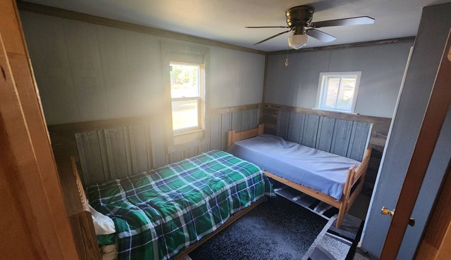 HUNTERS! Are you looking for a house while you are in North Dakota? Here it is!