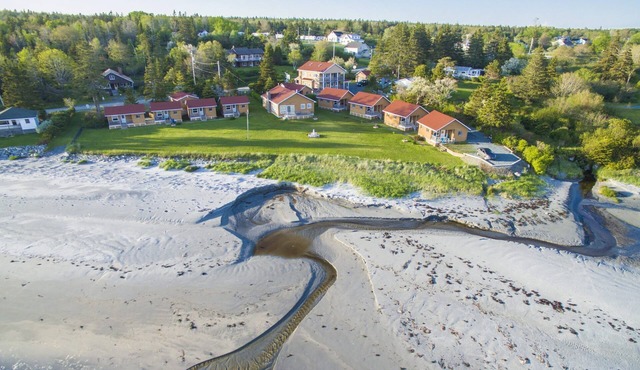Hunts Point 2-BR Coastal Retreat - Cottage # 3