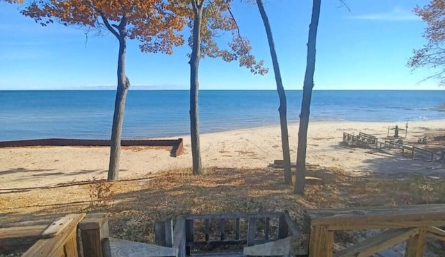 Huron Calling - Lakefront