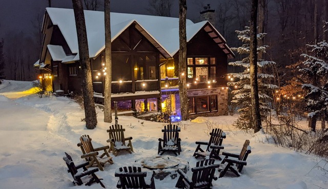 Idlewood Cabin: True Ski-in/out house w/hot tub, Pet Friendly!