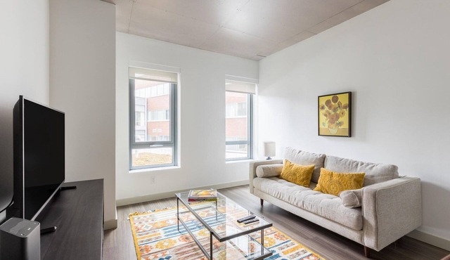 Impeccable Kendall Square 1BR w/Gym, near Shops & Dining, by Blueground
