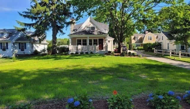 In the Heart of Osterville Village, Newly renovated, Pets considered RPMS087