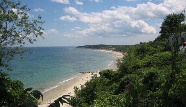 Incomparable Breathtaking Oceanfront 'House by the Sea' 5 bdrms + 3 bathrooms