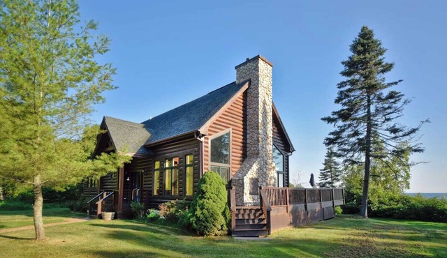 Incredible Custom Log Home w/Lake Views for Days