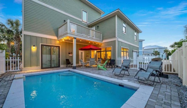 Iorana II | 2 PM Check In! | Game Room | Private Pool | Sleeps 21, Huge Private Master Suite! | Gated Community with Amenities