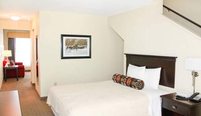 Iroquois Suite at Kelley's Island Venture Resort