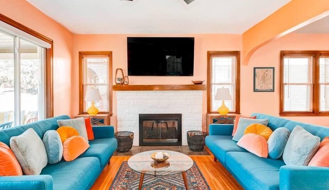 Irvington Retro Villa - 2B/1B MCM Indy Charmer
