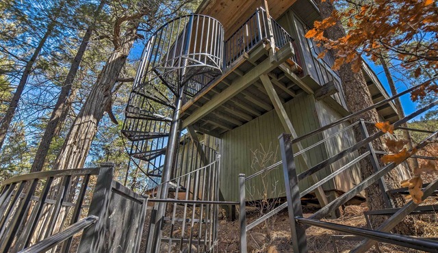 Jemez Springs Cabin w/Mtn Views: Steps to River!