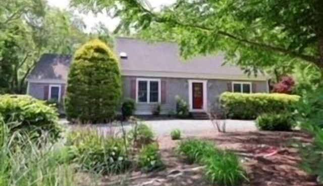 Jn 27! Book now!Quintessential Cape home 5 BR, 4 Full BA, CTRL A/C-NO PETS/SMOKE
