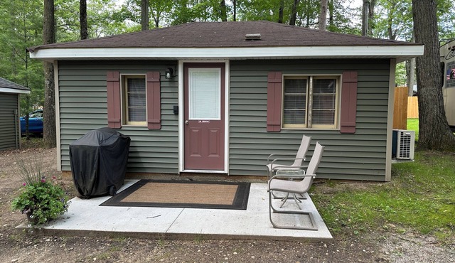 JoAnn Cabin at Kin Cabins w/AC, fireplace, canoe