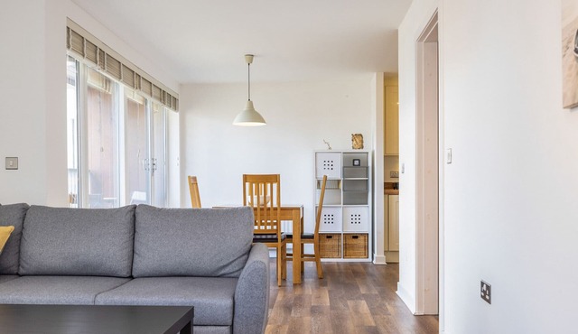 JOIVY Modern 2-bedroom flat near Inverleith Park