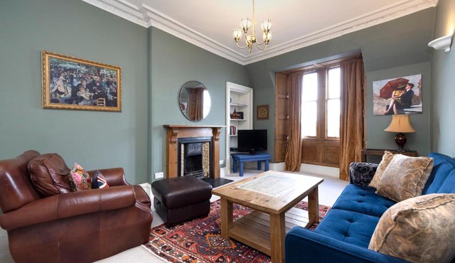 JOIVY Old Town 1-Bed Apartment with Stunning Views