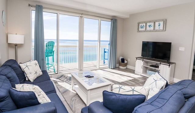 June 4-8 special - 5 star 3 bed/3 bath beachfront unit!