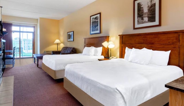 Karmak Suite with 2 queen beds and a pullout sofa in Wisconsin Dells.