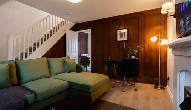 Kelvin House, 3BR, Free Parking & Private Garden