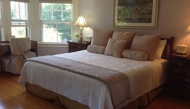 Kennebec Room - King Bed, Private Bath