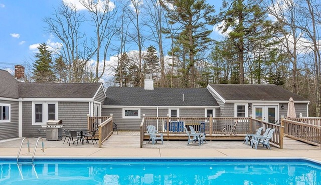 Kennebunk/Kennebunkport Beach House with Swimming Pool!
