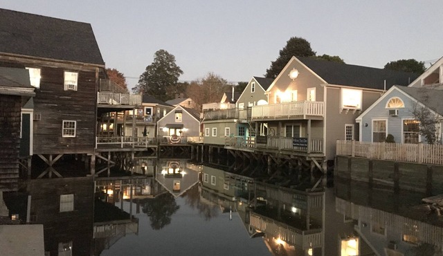 Kennebunkport, walk to beach, 1 mile from Bush compound, 5 minutes from town.