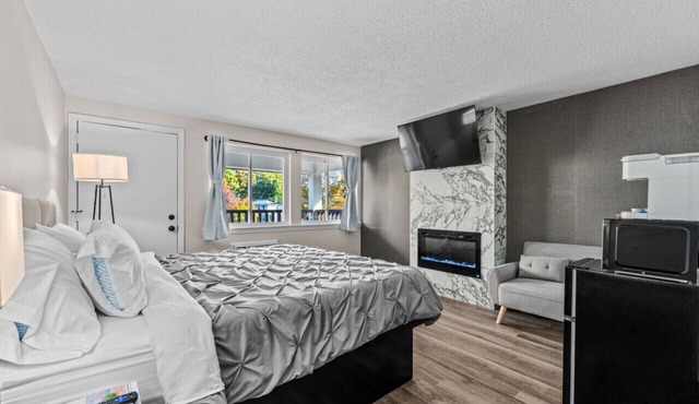 King Bed in Lux Boutique Hotel
