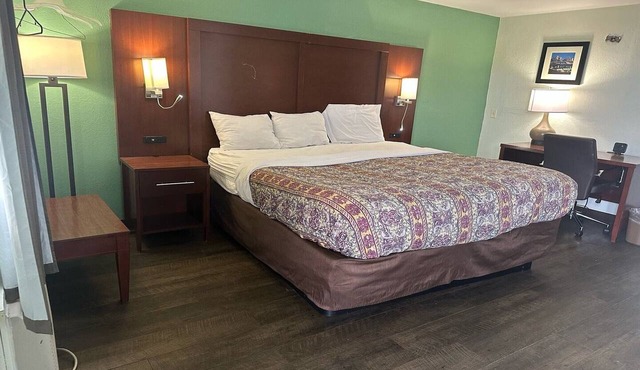 King Bed|Non-Smoking