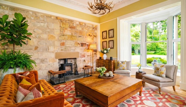 Ladyburn House: Luxury Ayrshire Country Retreat Hot Tub, Sauna, Gardens