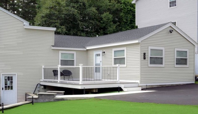 Lake Access 4 Bed 3 Full Bath