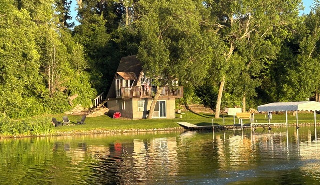 Lake Elysian Cabin Retreat – Peaceful & Steps from the Water