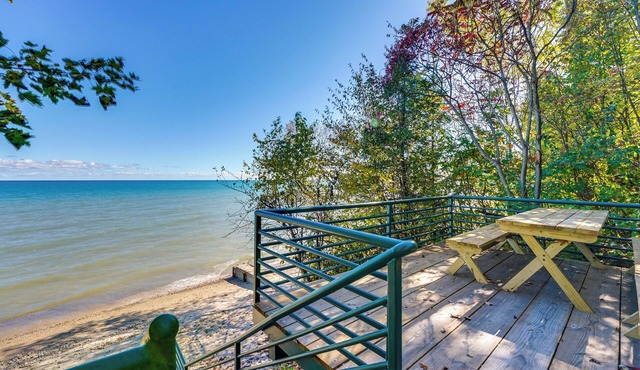Lake Huron Retreat w/Hot Tub, Screened Porch!