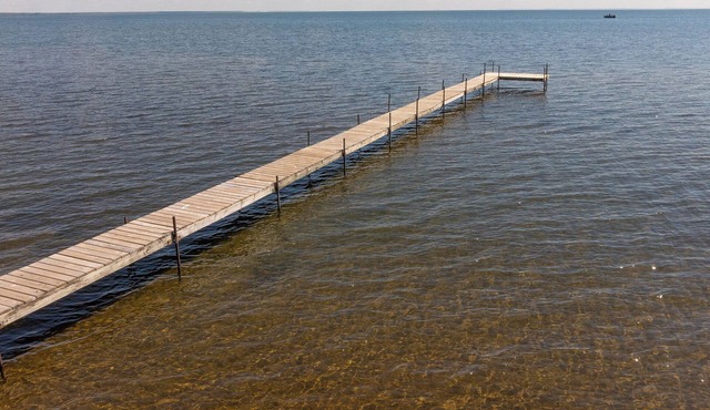 Lake Life HQ on Mille Lacs Dock Access, Bunk Room + Ping Pong Sleeps 10