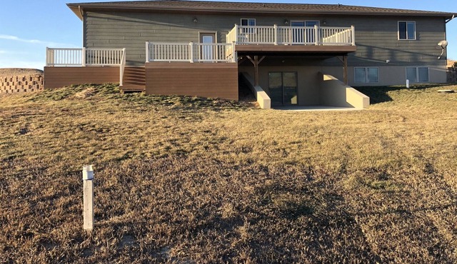 Lake Sakakawea lower level duplex