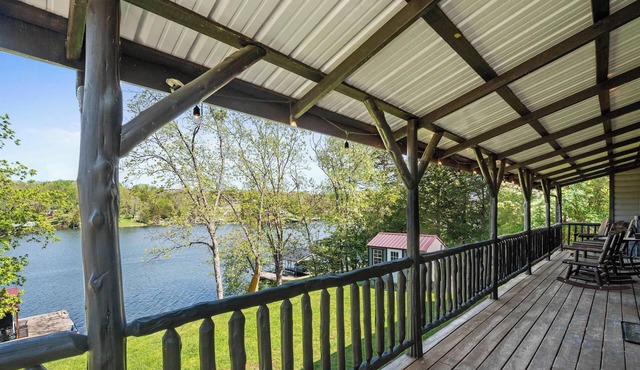 Lake-Side Log Cabin, close to Ark Encounter!