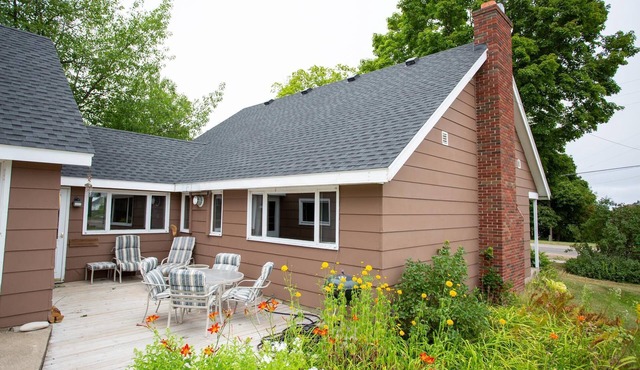 Lake Superior Hamlet House - Bayview, walkable to downtown
