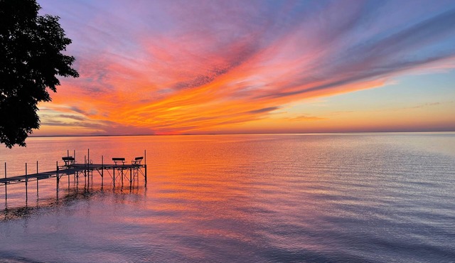 Lakefront 3-bedroom, end-unit, townhome
